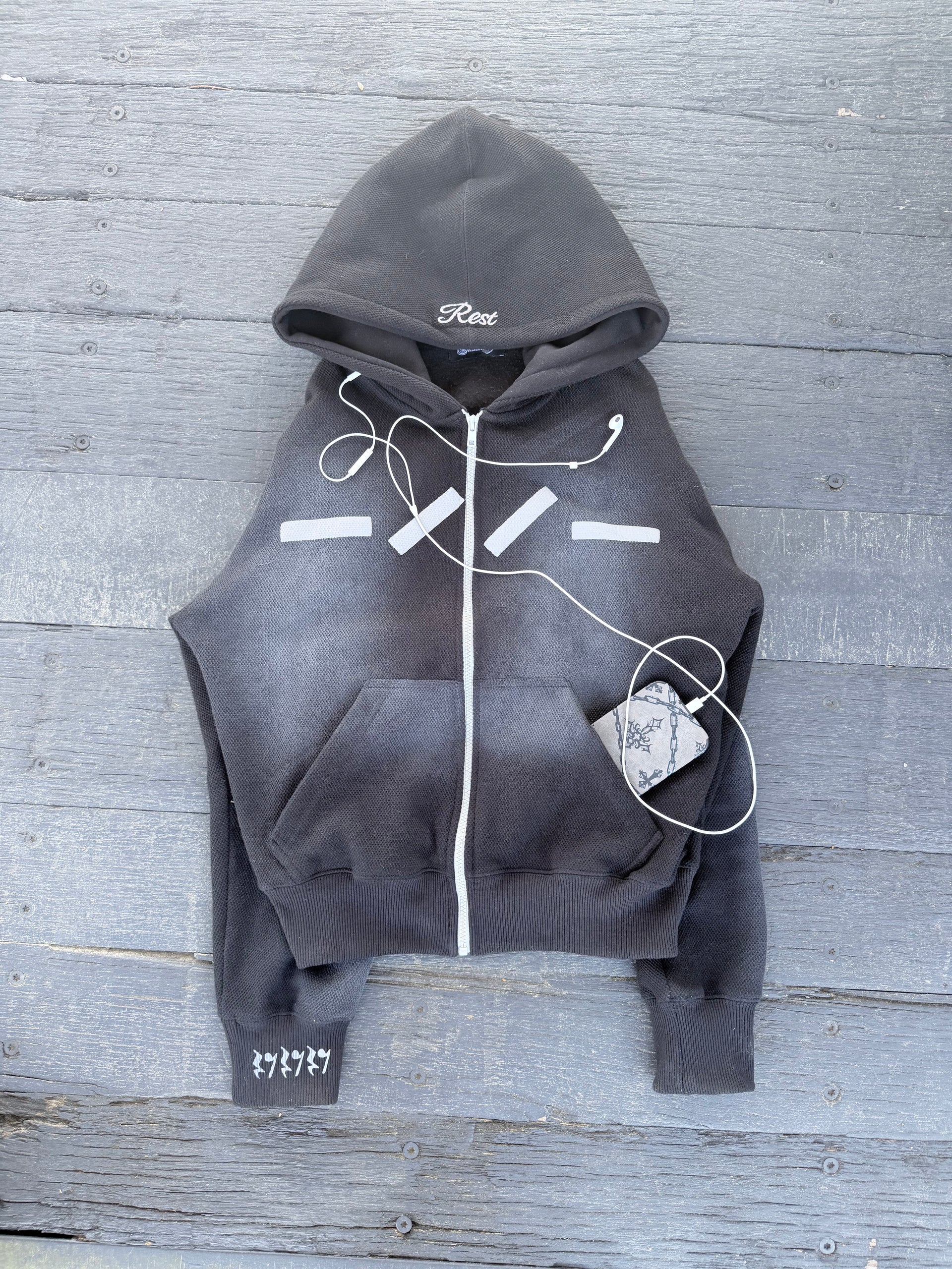 "rest" zip up (premade)